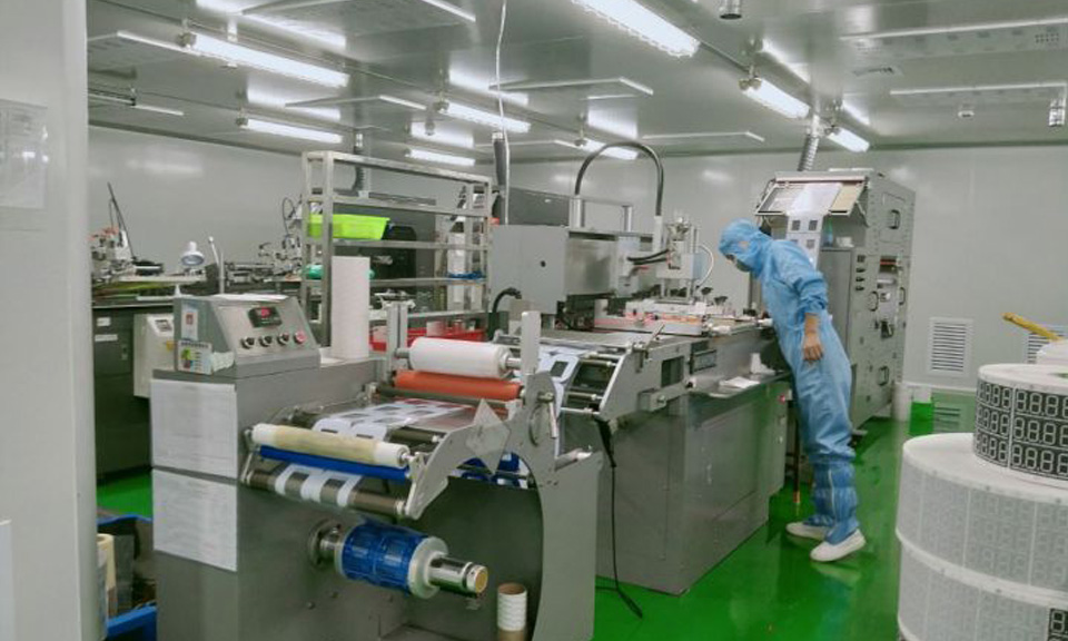 What are the advantages of RFID tag customization